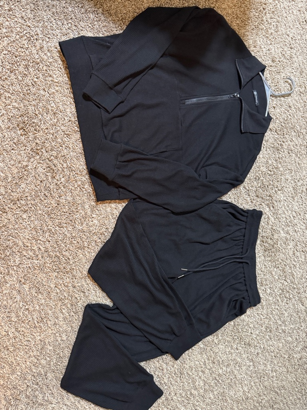 Women's Black Two-Piece Lounge Set - Classic Pullover & Joggers